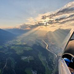 Flugwegposition um 16:43:44: Aufgenommen in der Nähe von Gemeinde Volders, Österreich in 1639 Meter